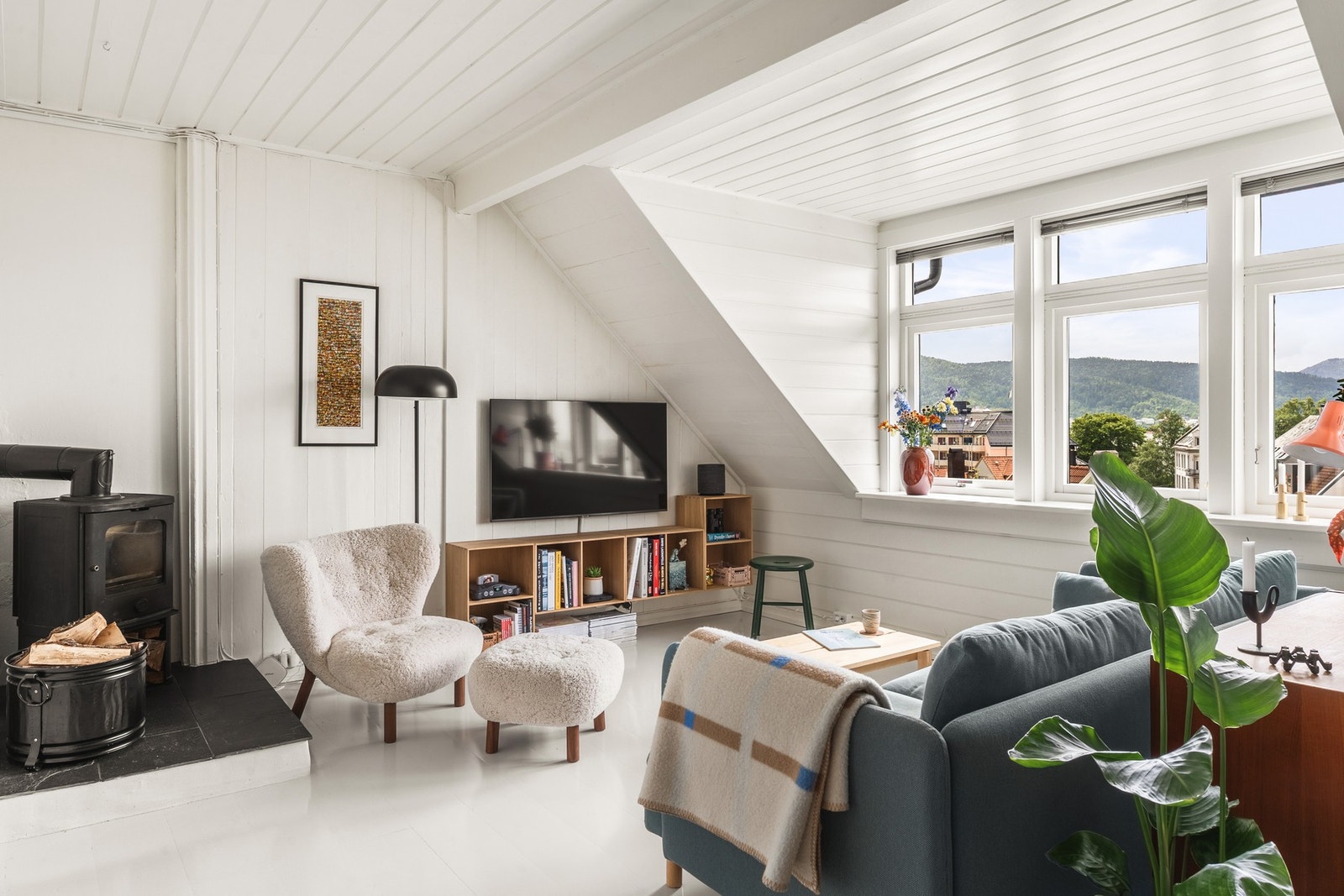 Leiligheten ligger høyt og fritt i øverste etasje. Galleribilde