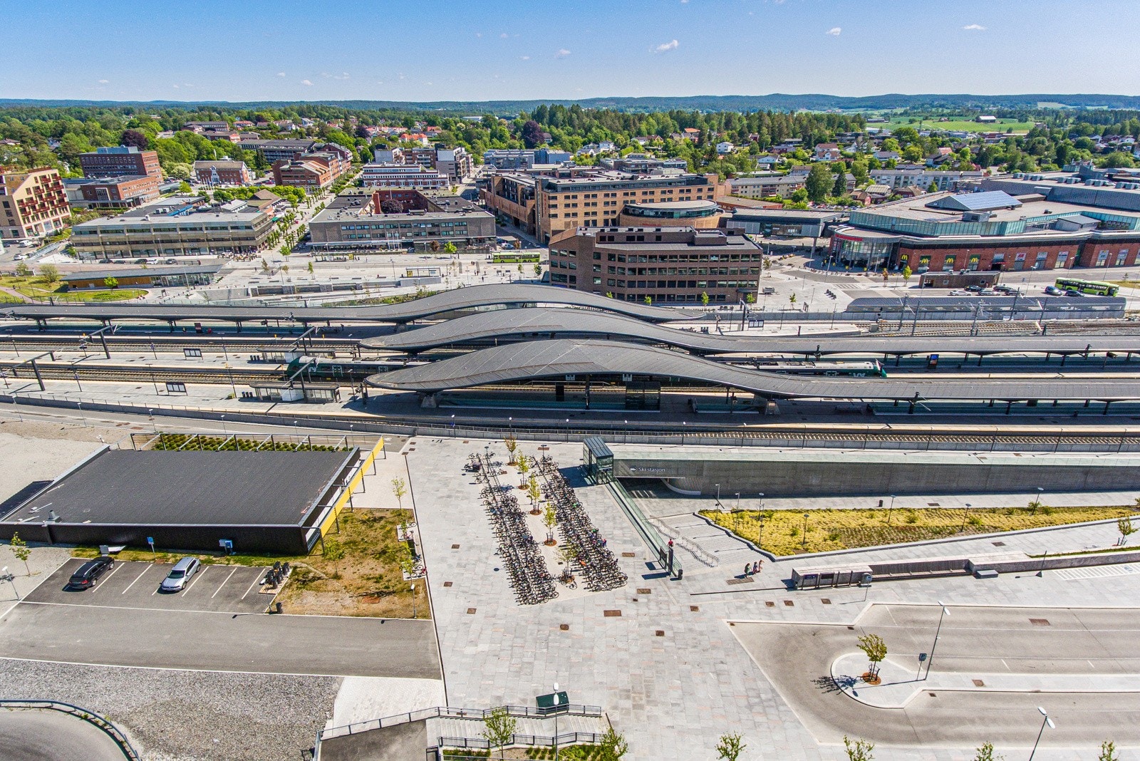 Kort vei til Ski stasjon - 11 min med tog til Oslo S Galleribilde