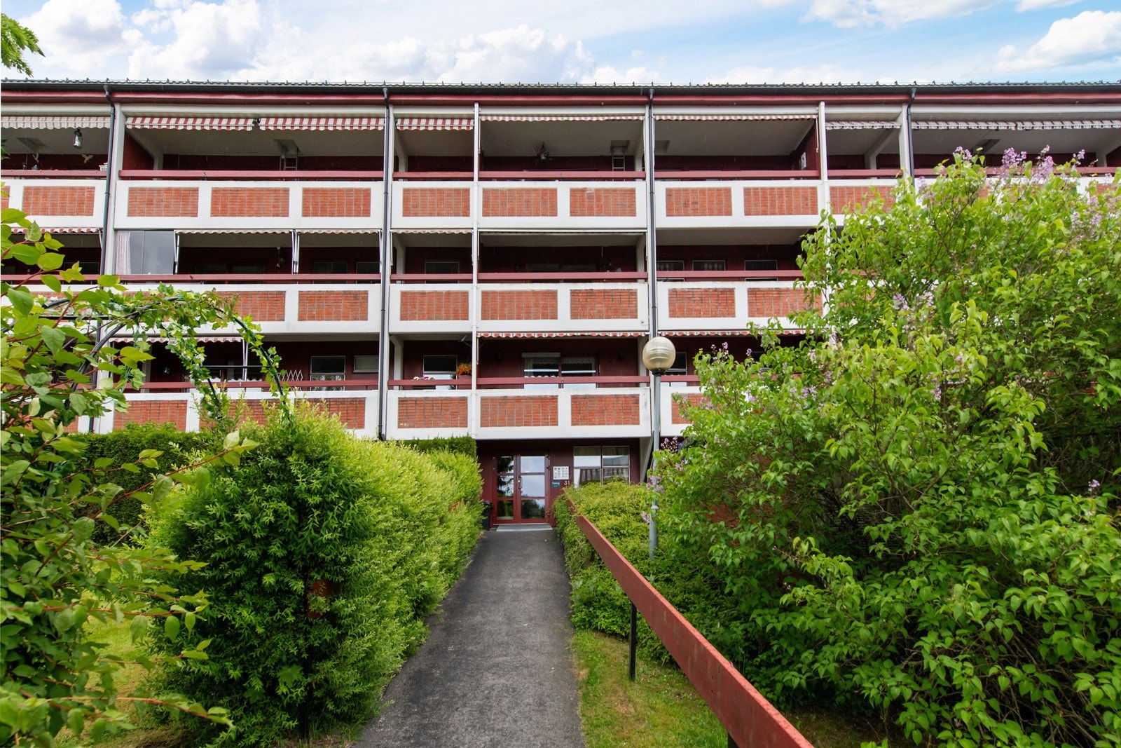 Hovedinngang vestsiden - mot rådhuset Galleribilde