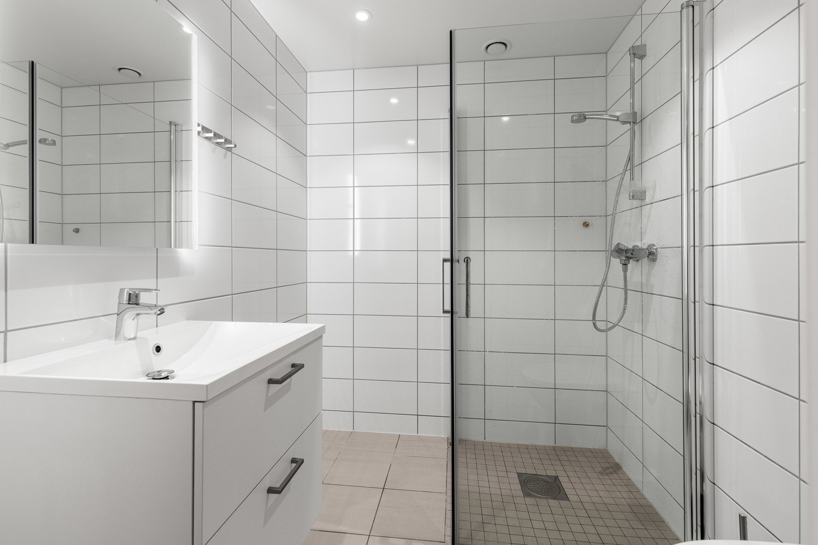 Leiligheten har to baderom, perfekt for familier. Galleribilde