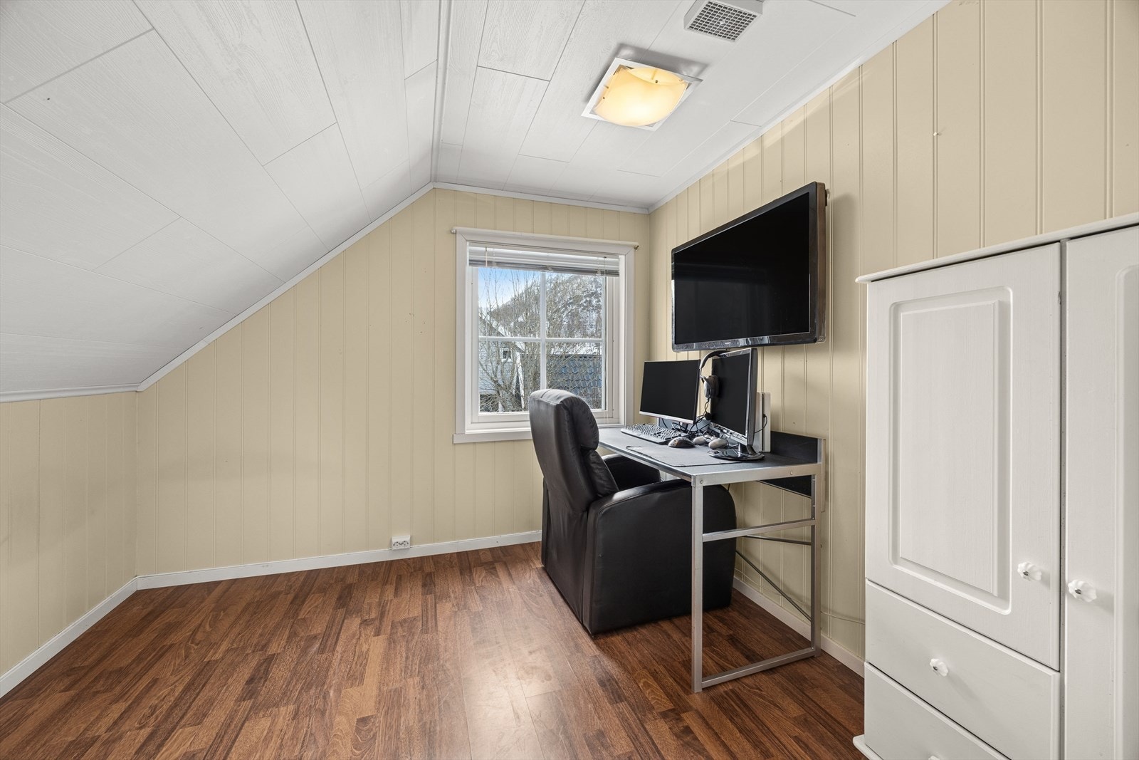 Soverom nr. 5 er innredet som kontor. Galleribilde