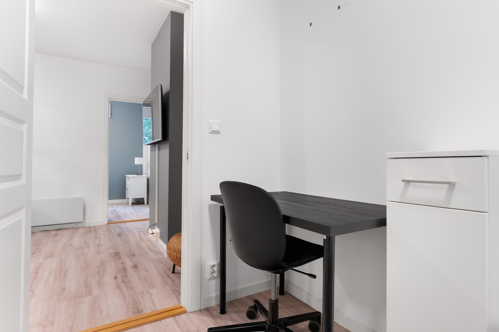 Rommet har plass til en kontorlønisng. Galleribilde