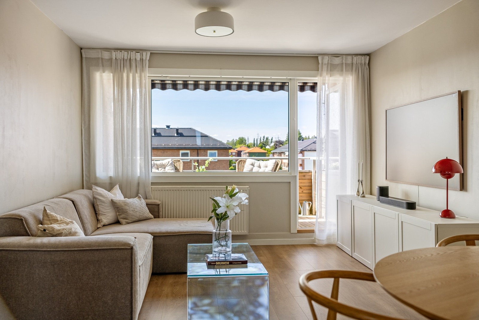 Velkommen til Brobekkveien 37, presentert av Kjersti N. Bråthen v/ EIE eiendomsmegling. Galleribilde