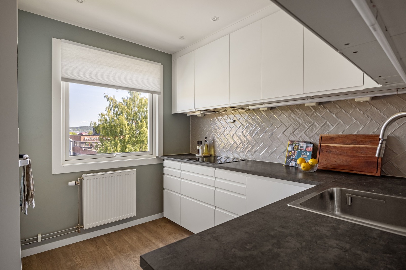 Stilrent, separat kjøkken fra 2017. Galleribilde