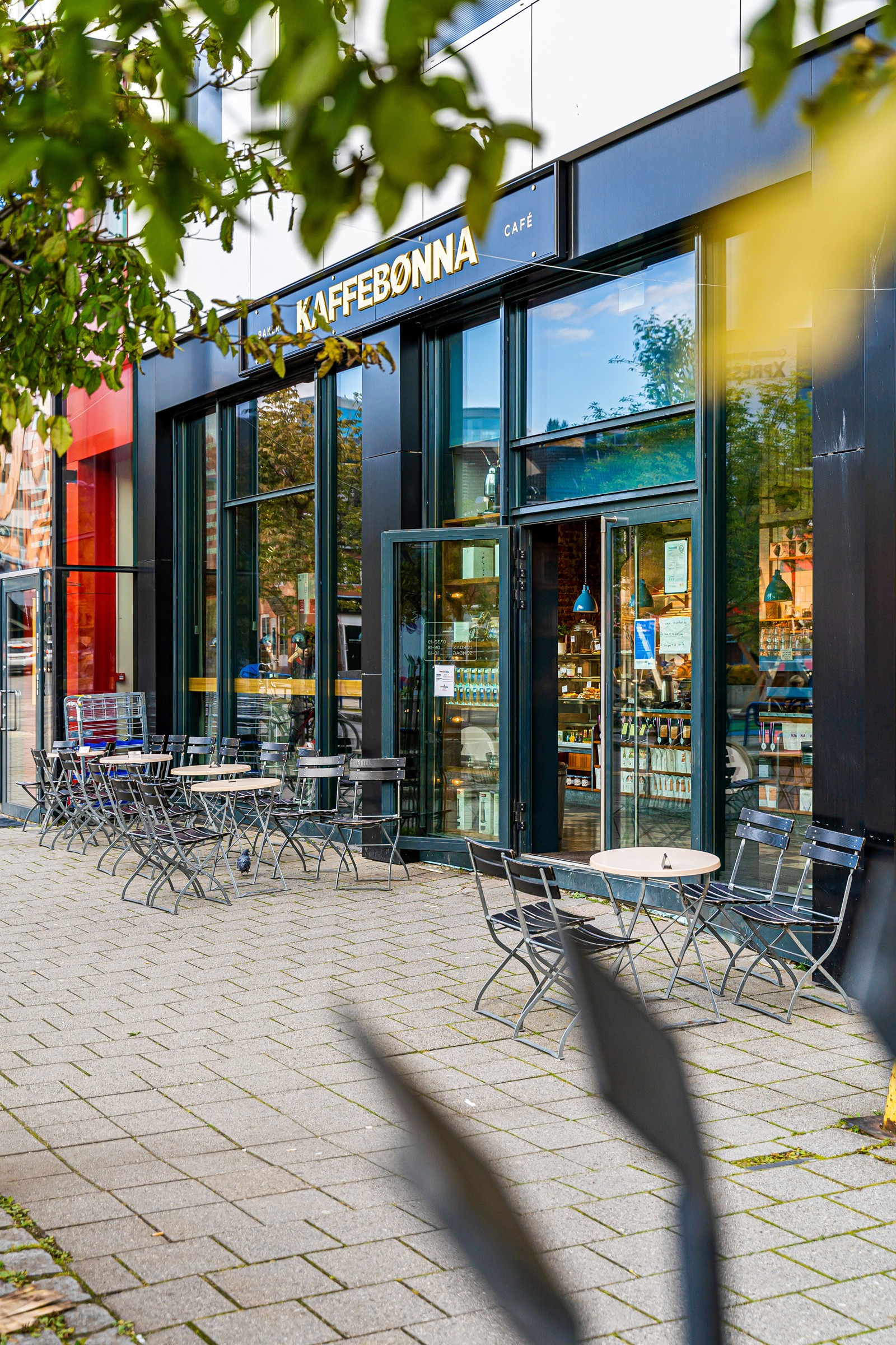 Kaffebønna og flere kafeer i umiddelbar nærhet.