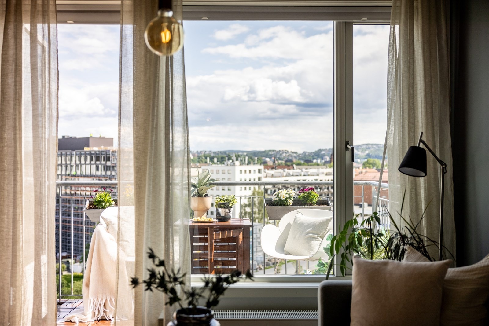 - Utgang til balkong fra stuen - Galleribilde