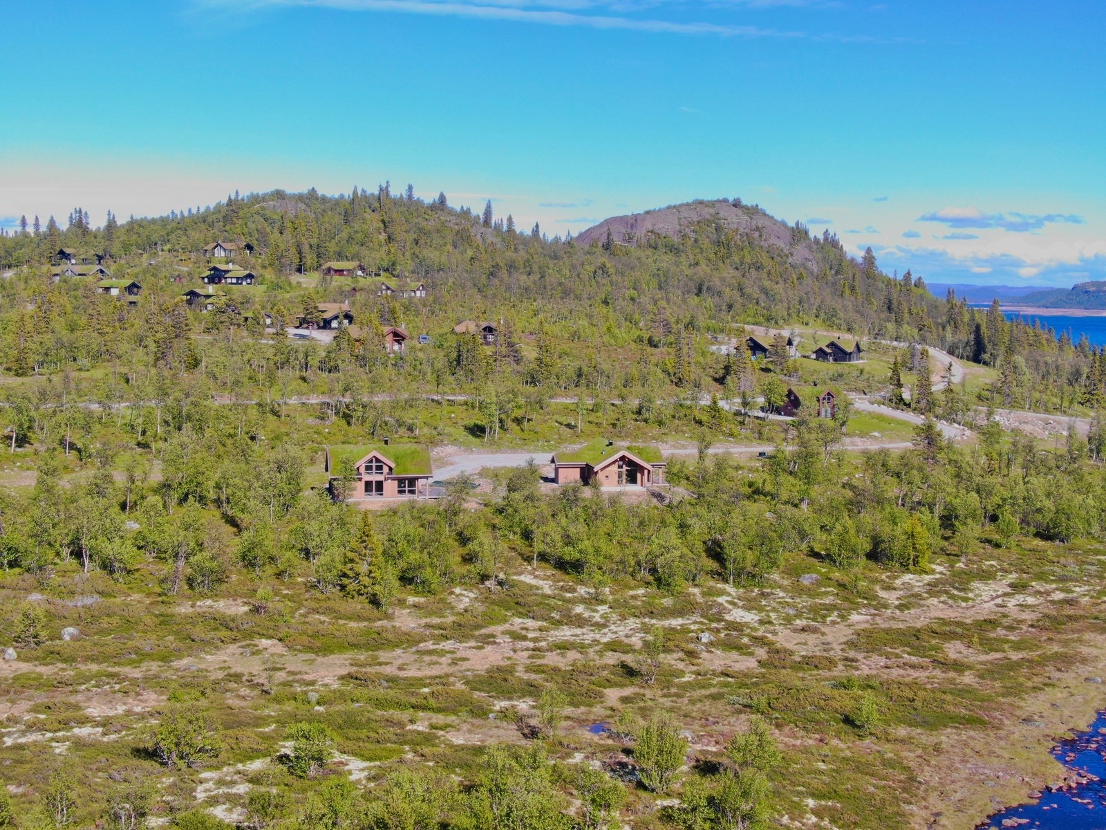 Her får du god avstand til naboen og plass til å forme din helt unike fjellhytte - midt i naturens ro og med panorama over mektig fjellandskap. Galleribilde