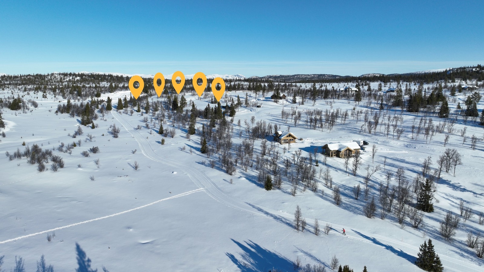 En unik mulighet til å sikre seg et tomtefelt med fantastisk utsikt, solrike forhold og direkte tilgang til skiløyper og turterreng - sommer som vinter. Galleribilde