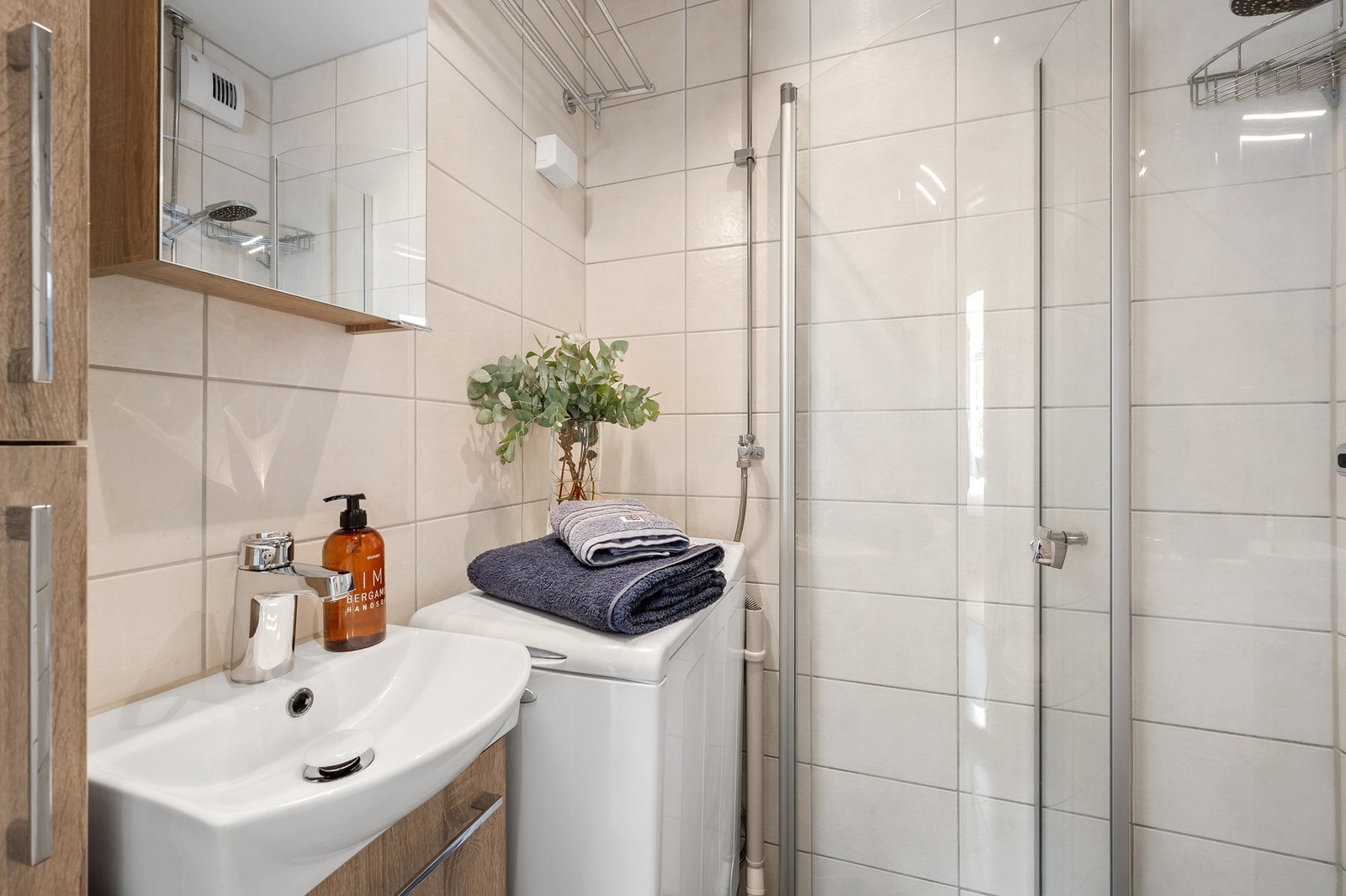 Det er opplegg for vaskemaskin og varmekabler i gulv, Galleribilde