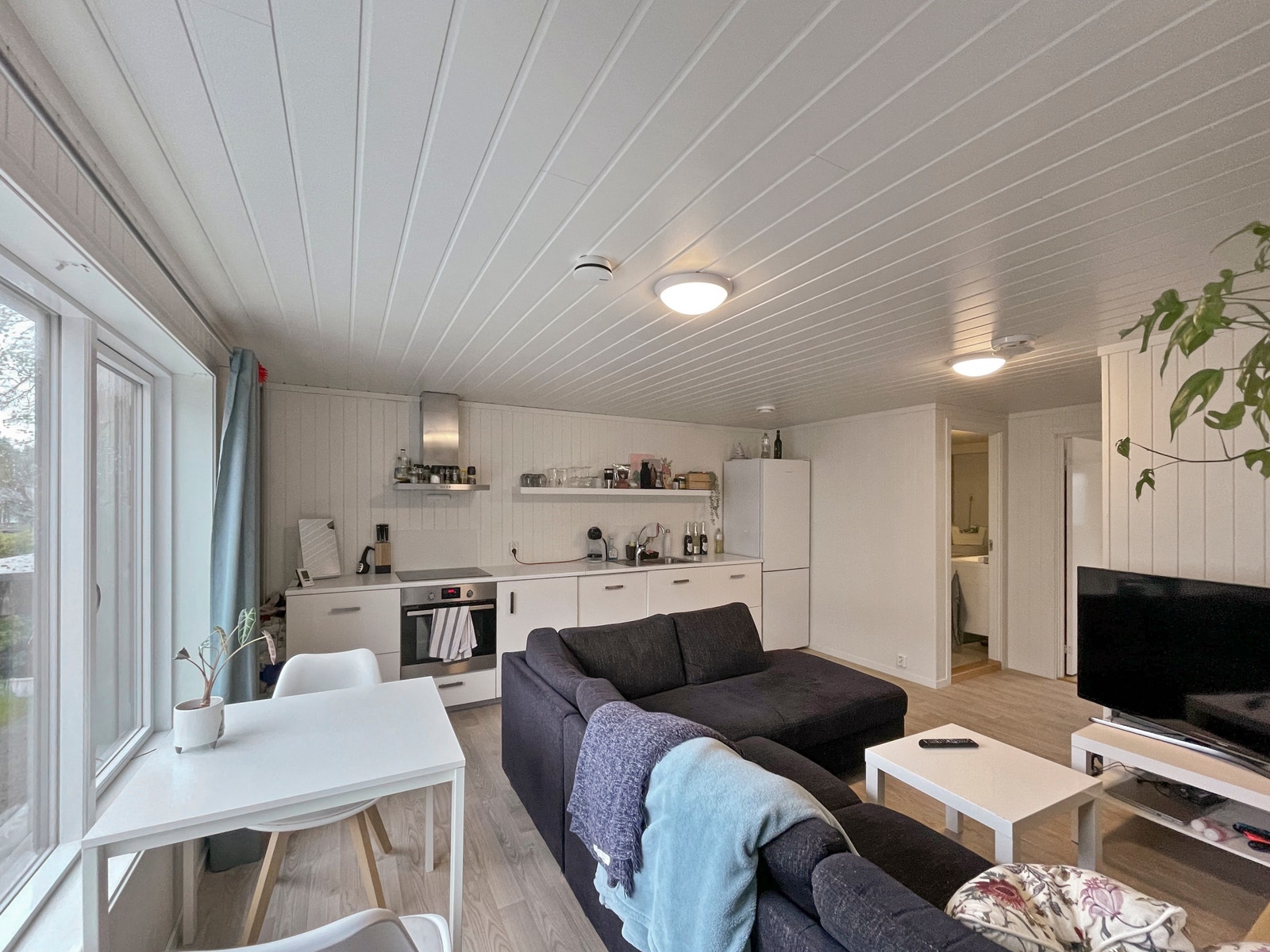 Åpen løsning mot kjøkkenet Galleribilde