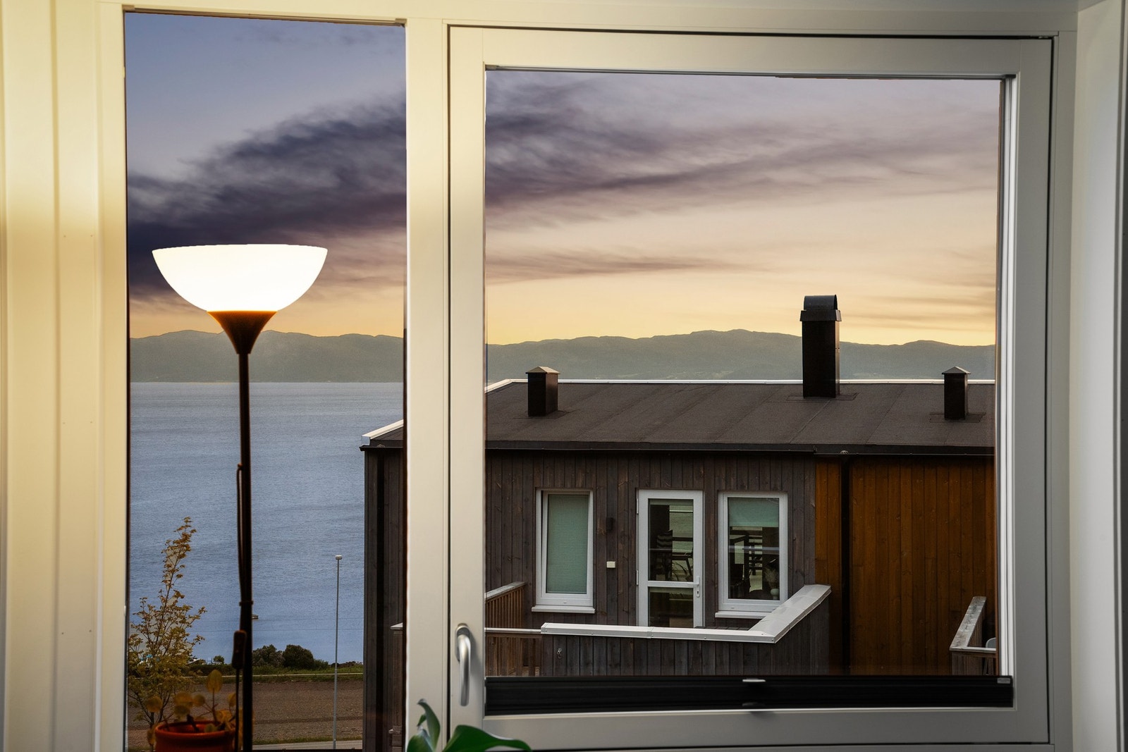 På finværsdager kan man også nyte et flott fargespill på himmelen. Galleribilde