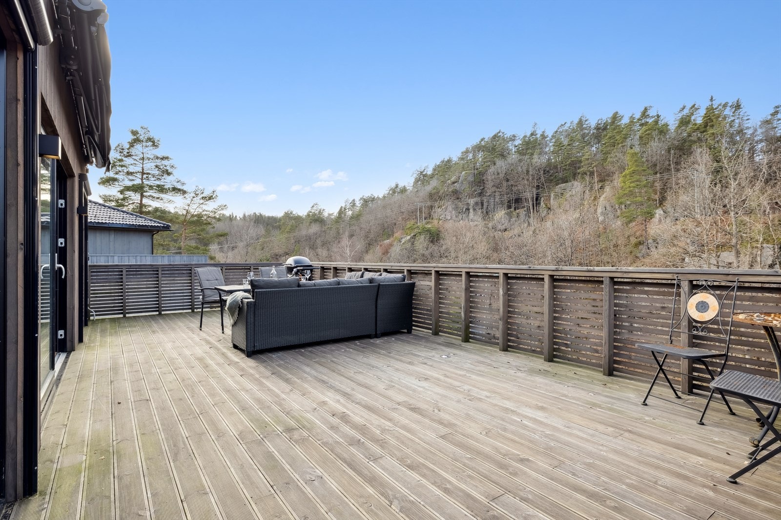 Romslig terrasse Galleribilde