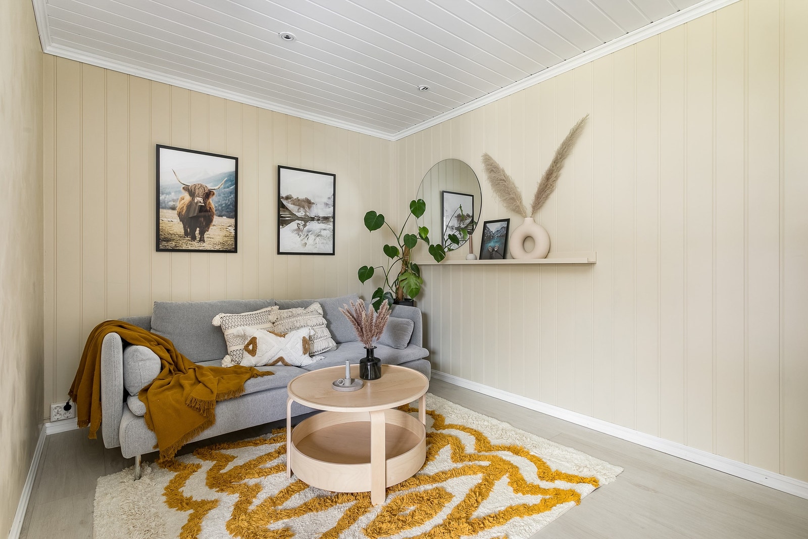 Etter etablering av det nye soverommet har stuen fått en mer tilbaketrukken og intim krok. Galleribilde