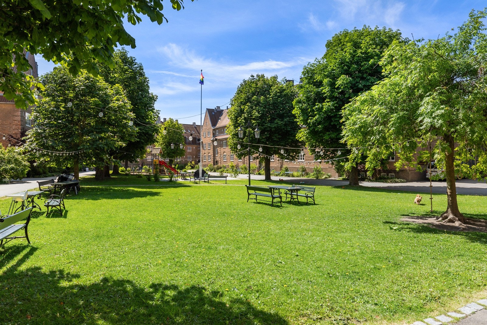 Leiligheten har en god intern beliggenhet, i et av de best drevne borettslagene i området Galleribilde