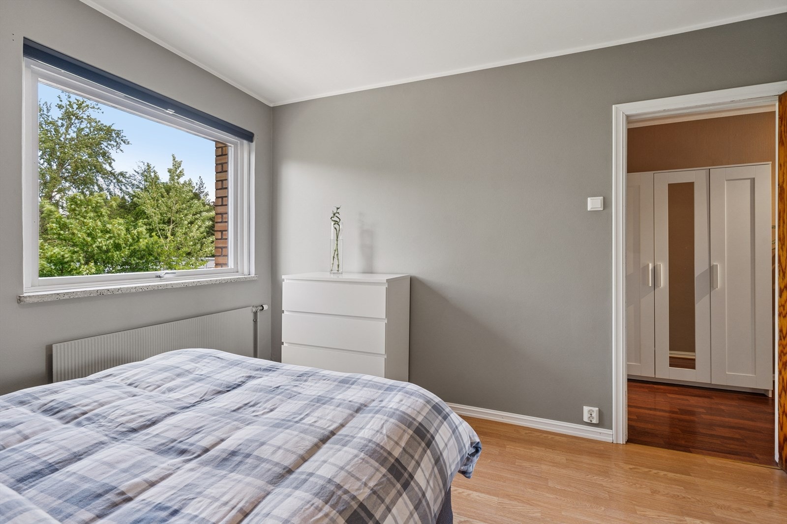 Boligen disponerer også 2 boder i kjeller for ekstra lagring. Galleribilde