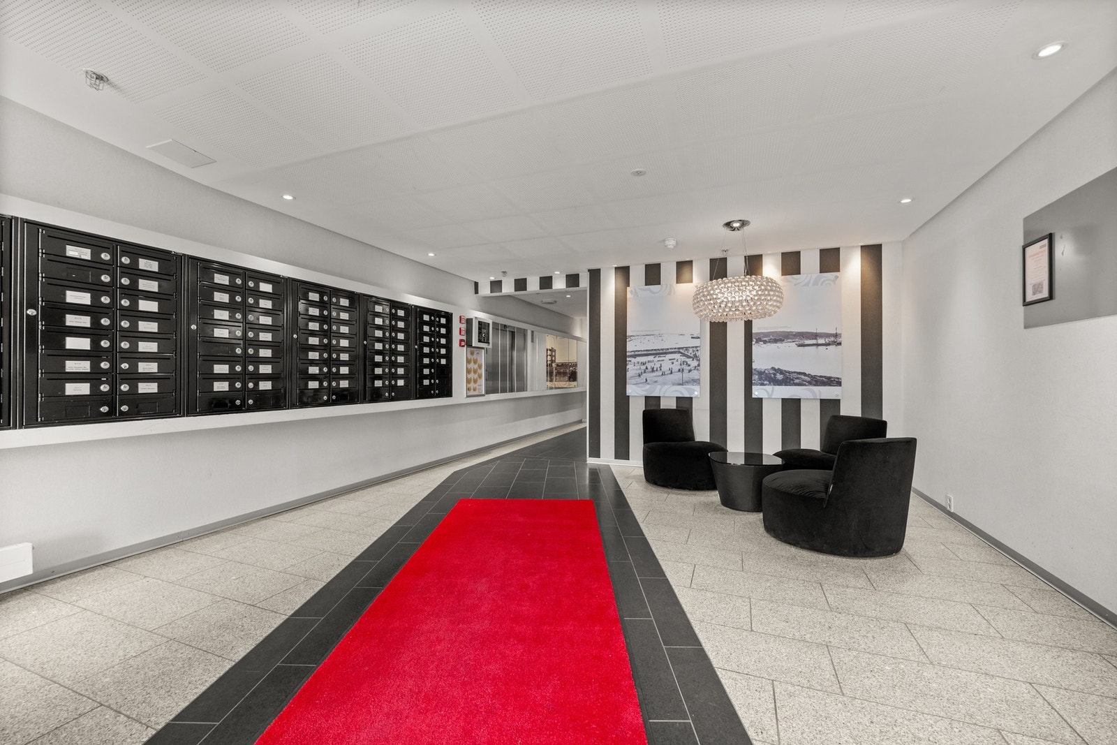 Felles inngang til leilighetene. Galleribilde