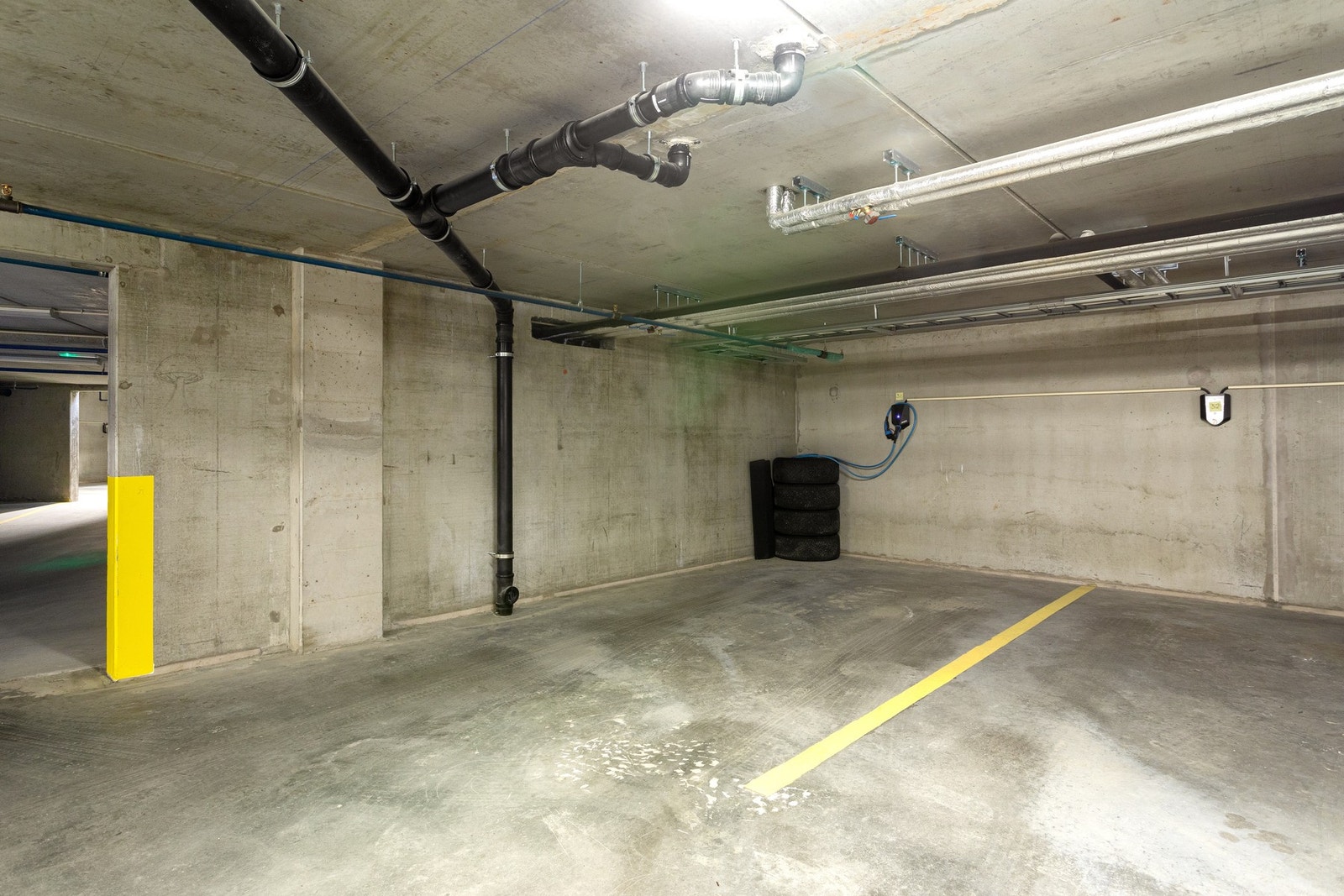 Det medfølger fast parkering i felles p-kjeller. Galleribilde