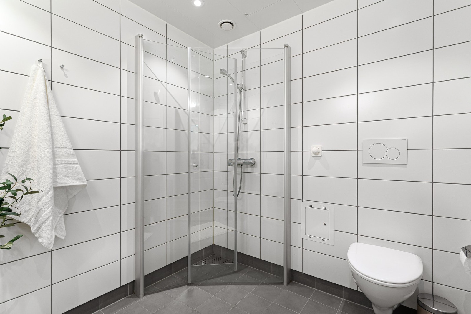 Delikat flislagt bad. Galleribilde