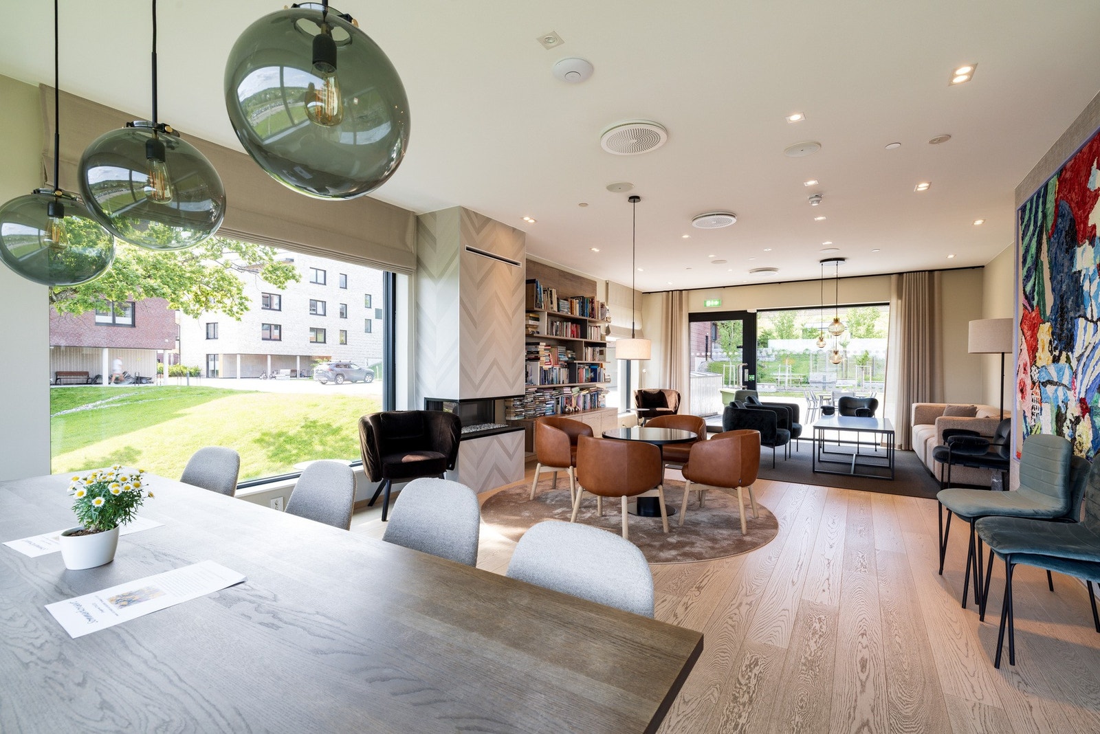 I plusshuset er det er også et ekslusivt serviceområde med bemannet resepsjon. Galleribilde