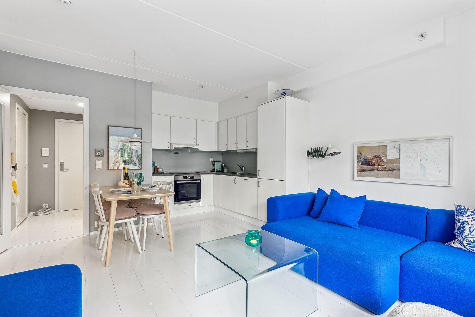 Åpen stue- og kjøkkenløsning. Galleribilde