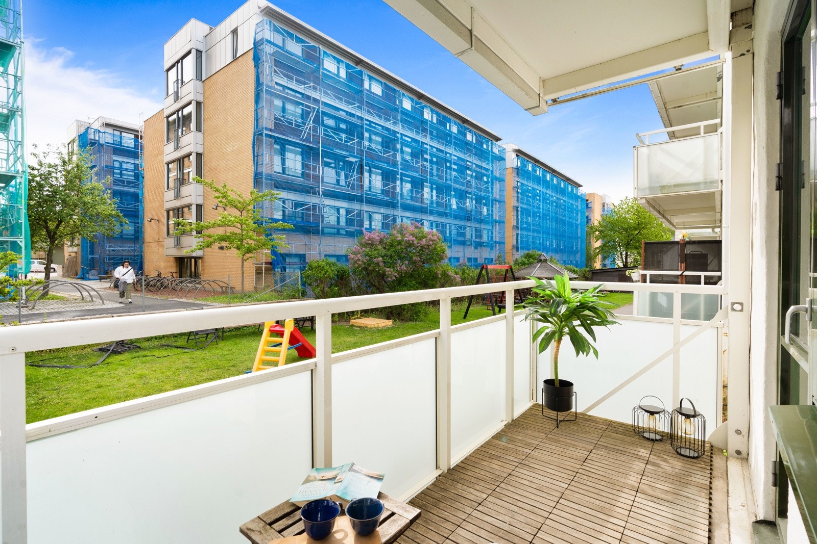 Her er det god plass til sittegruppe og grill! Galleribilde