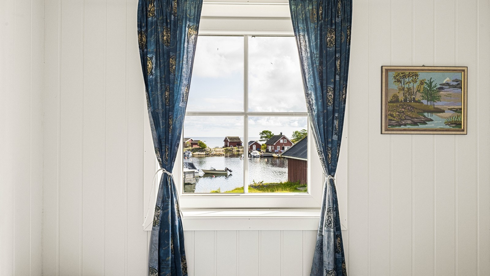 Idyllisk utsikt fra soveromsvinduet! Galleribilde