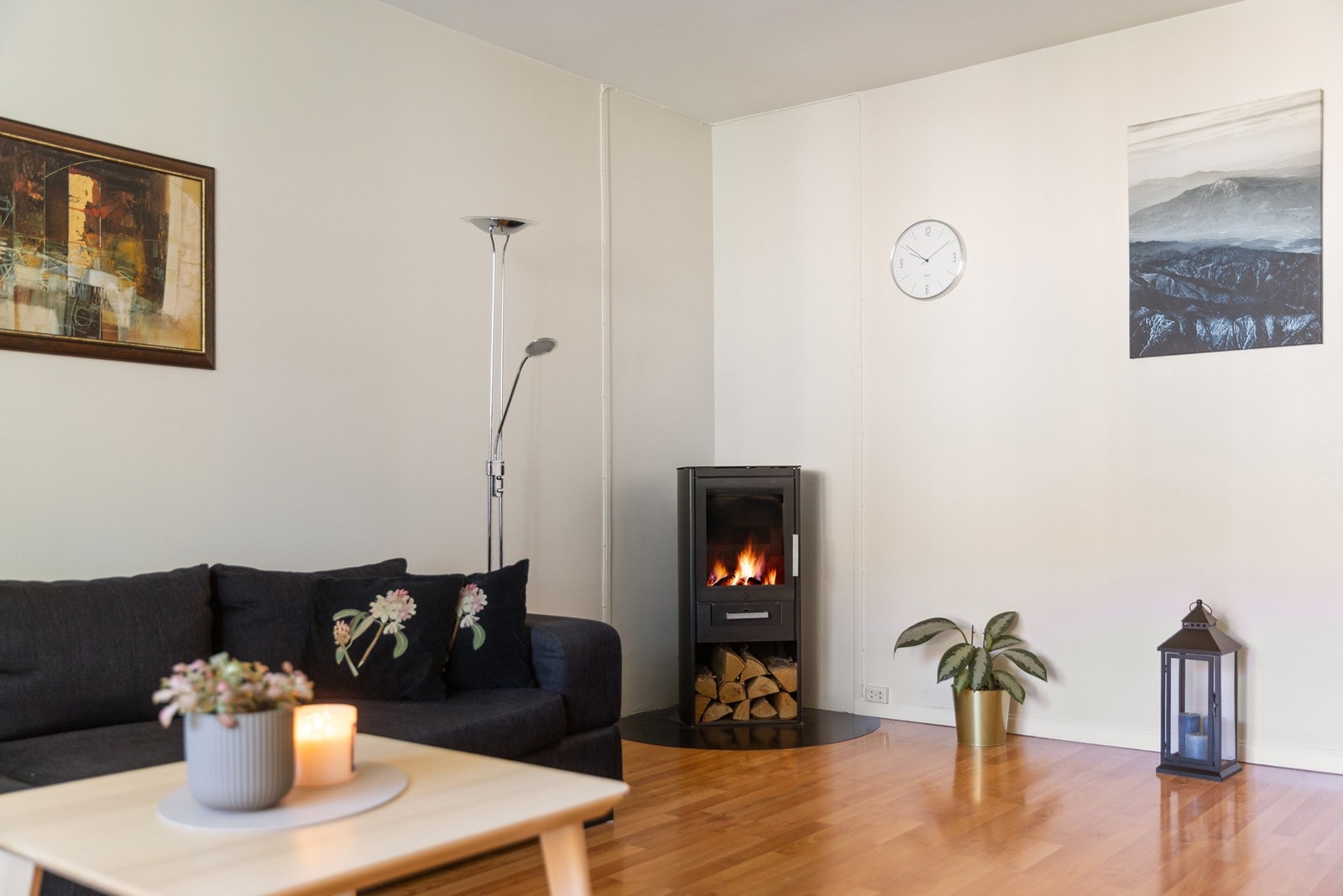 Ny peis er installert av selger Galleribilde