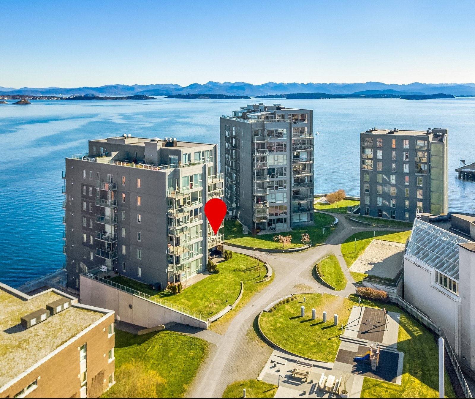 Velkommen til Badehusgata 45, og denne fine og sentrale leiligheten! Galleribilde