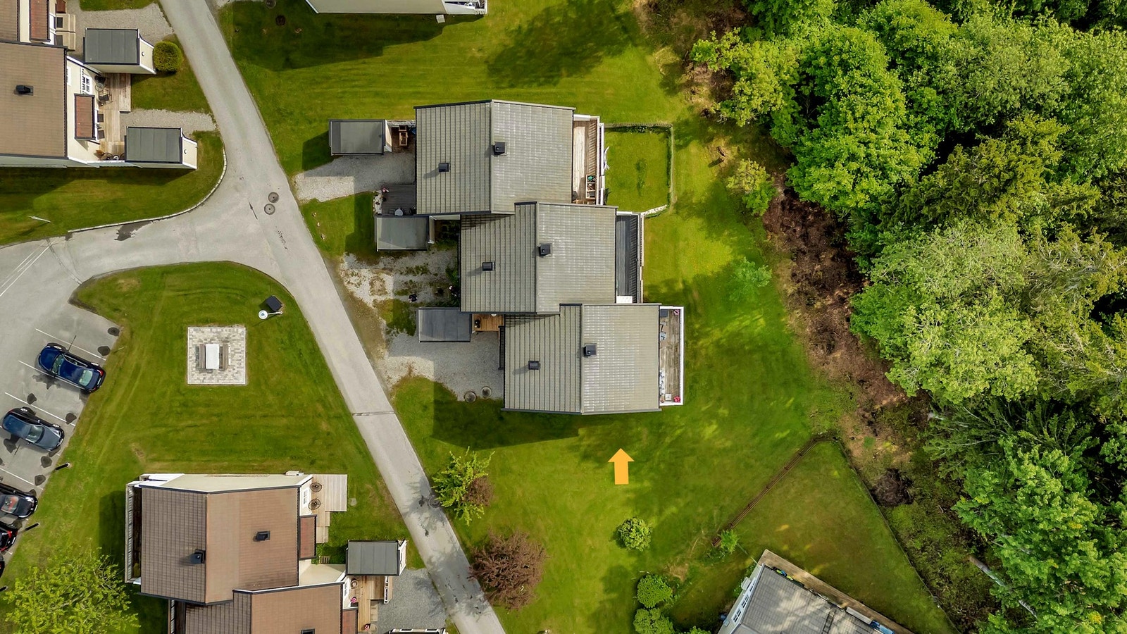 Fugleperspektiv over tomten Galleribilde