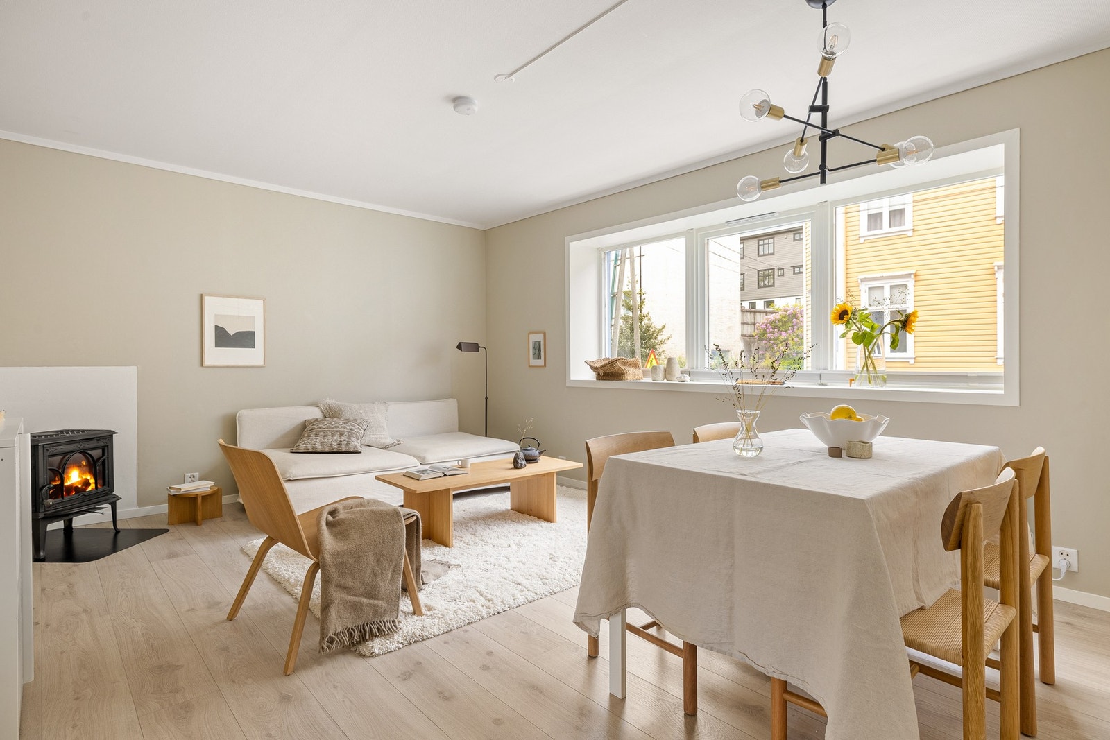 Bøhmergaten 36 presenteres av EIE eiendomsmegling, ved Cecilie Sandvik. Galleribilde