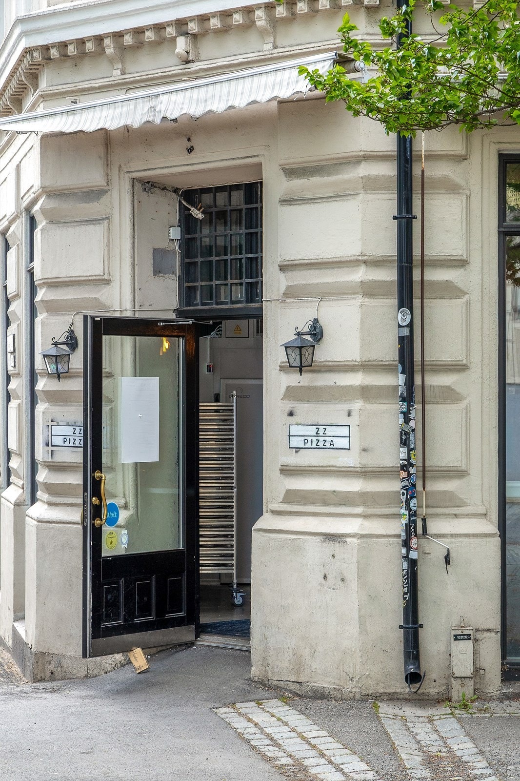 Den populære pizzarestauranten ZZ Pizza har åpnet en ny filial med take-away utsalg, som ligger rett rundt hjørnet Galleribilde