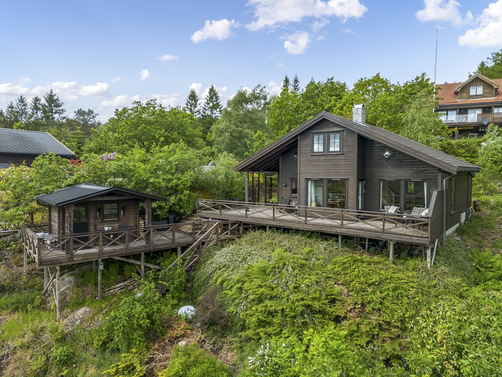 Eiendomsmegler MNEF Anita Cecilie Gabrielsen ønsker velkommen til Eikelandskleiva 7! Galleribilde
