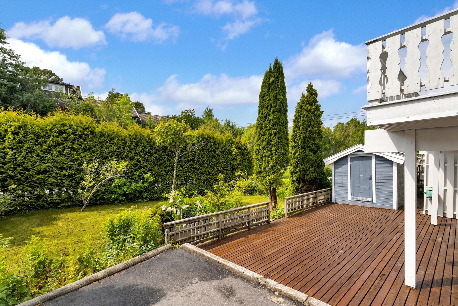 Stort tilhørende uteområde Galleribilde