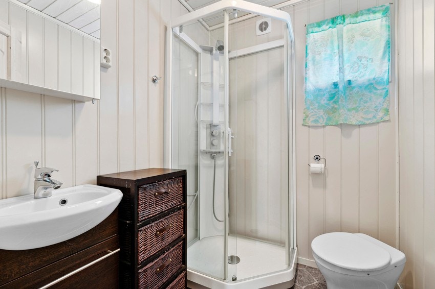 Hyttebad med cinderellatoalett Galleribilde