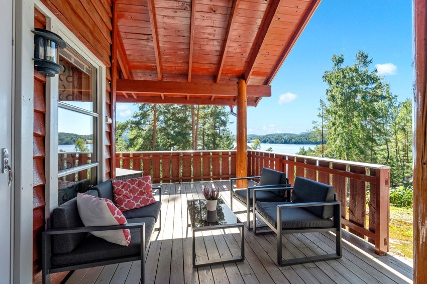 Overbygget solrik veranda Galleribilde