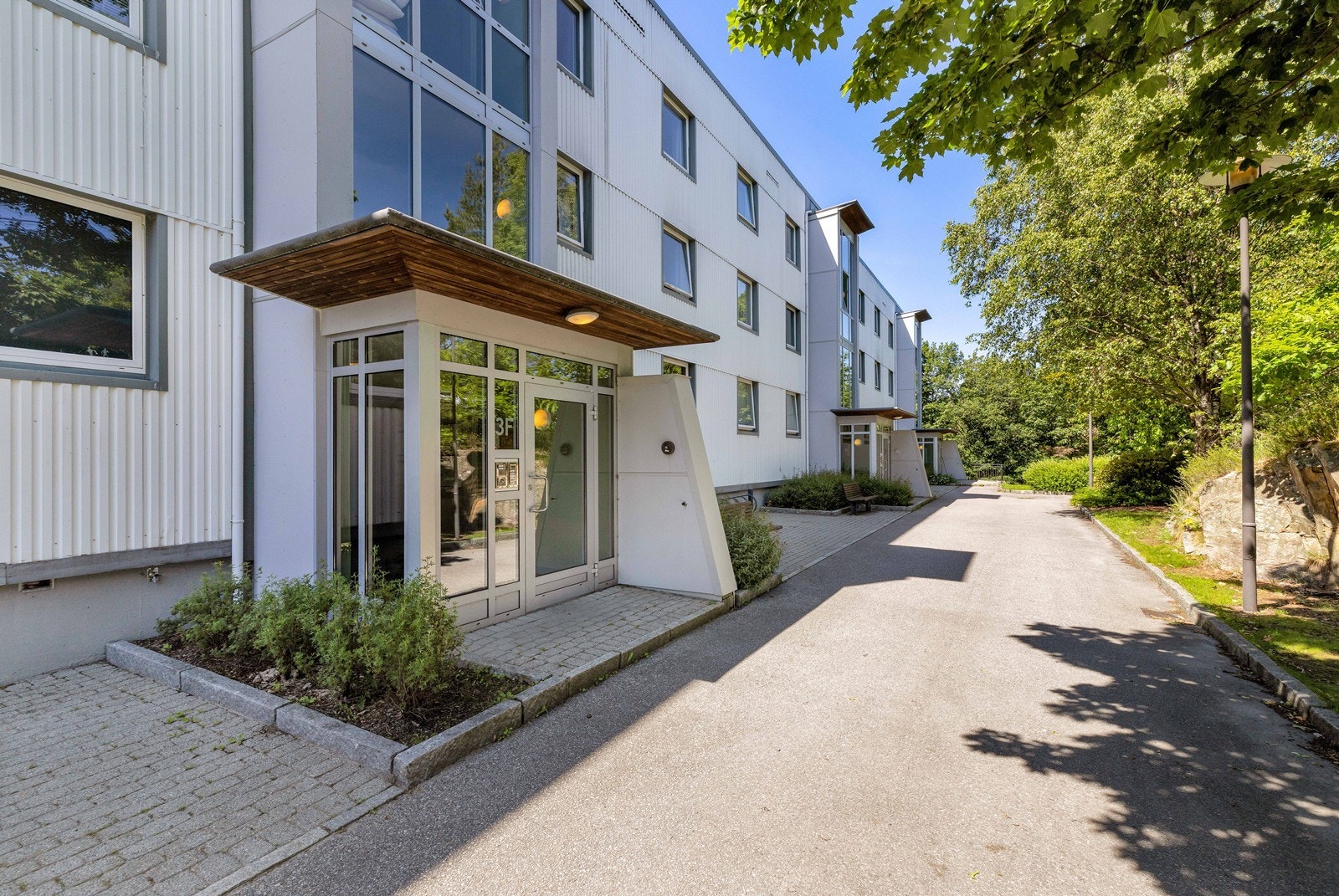 Felles inngangsparti. Galleribilde