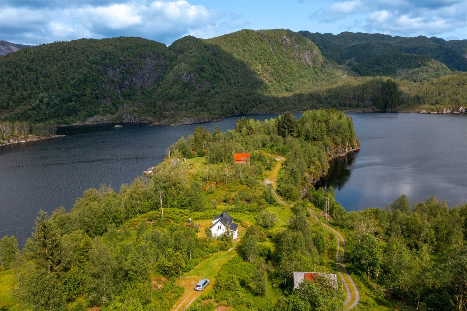 Iidyllisk område godt eigna til båtliv/kajakk/kano/fiske m.m. Galleribilde