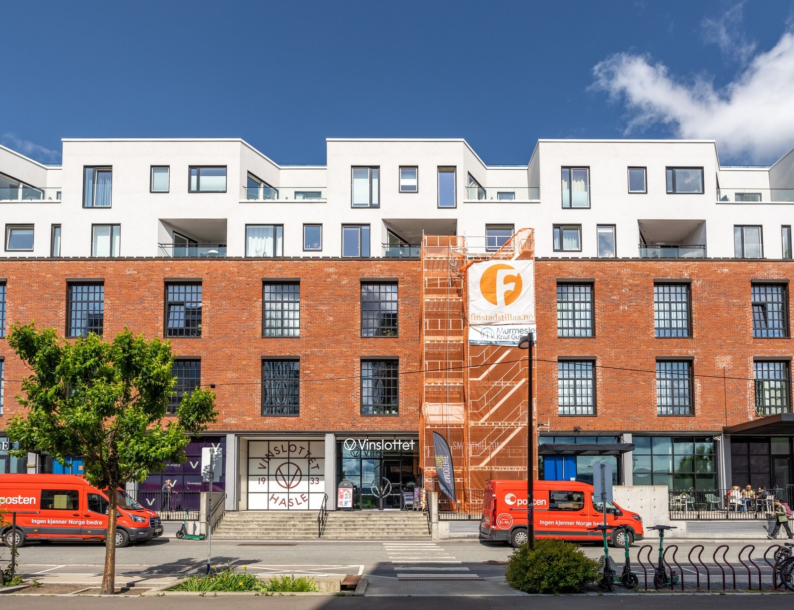 Leiligheten ligger på Løren/Hasle, nærmere bestemt i det ikoniske Vinslottet. Galleribilde