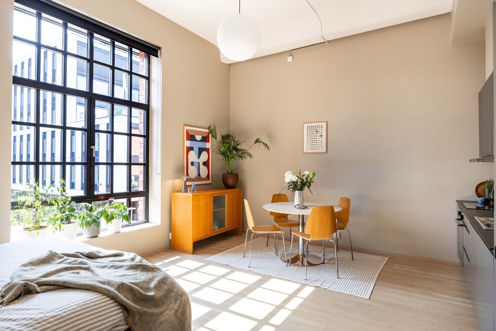 Leiligheten ligger i ikoniske Vinslottet på Hasle, som ble ombygget til leiligheter i 2020. Galleribilde