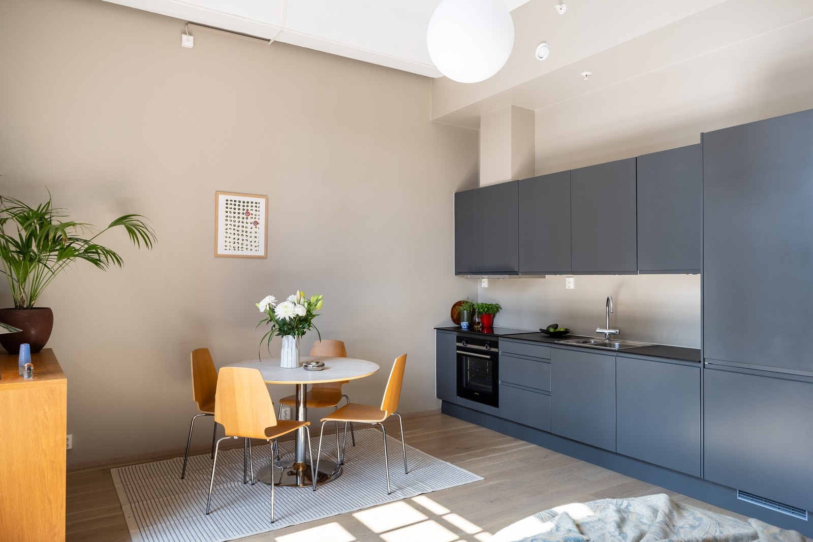 Tidsriktig kjøkken fra ombyggingsår (2020). Galleribilde