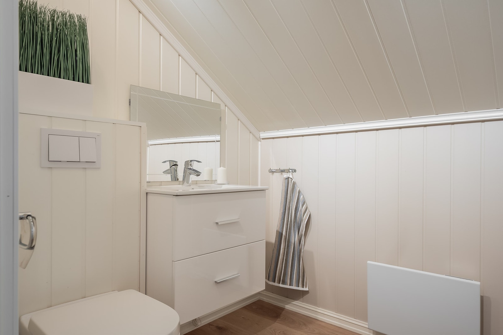 Det ble også innredet og etablert et toalettrom på loftet i 2015 Galleribilde