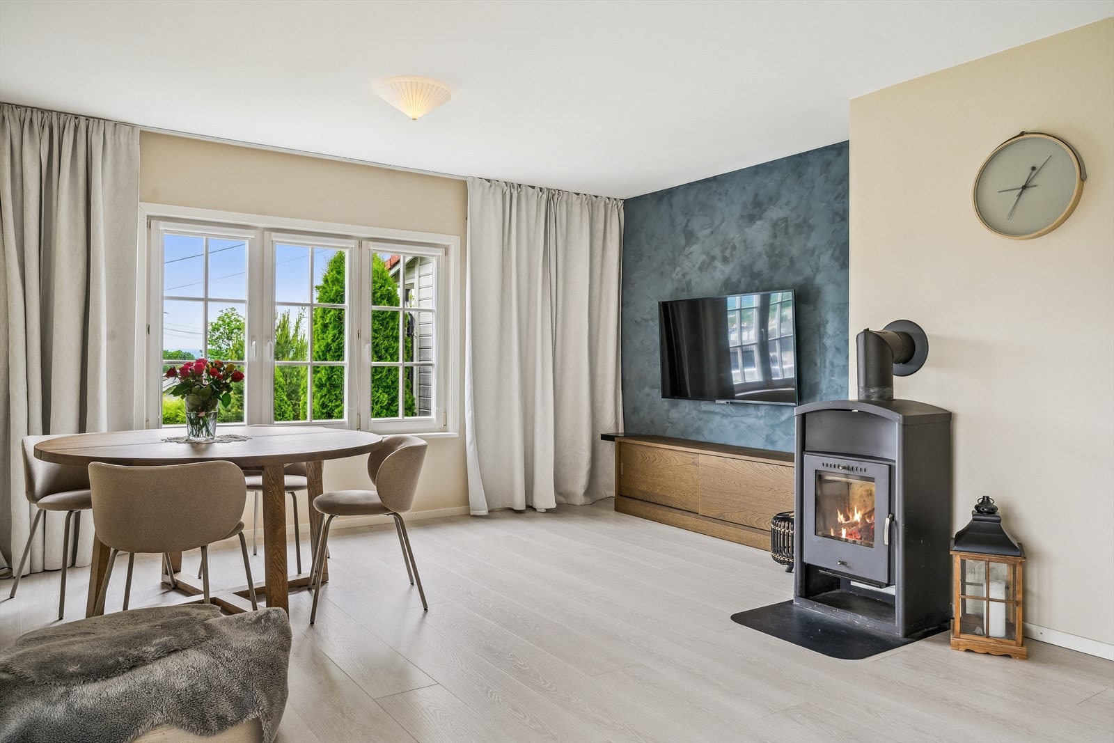 Stue med peisovn Galleribilde