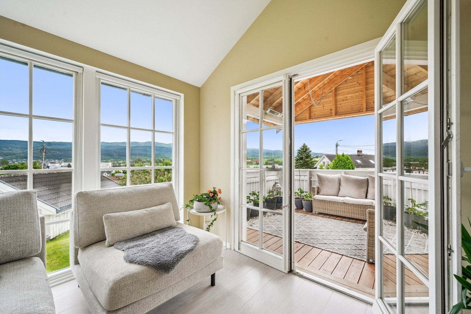 Utgang til flotte terrasser Galleribilde