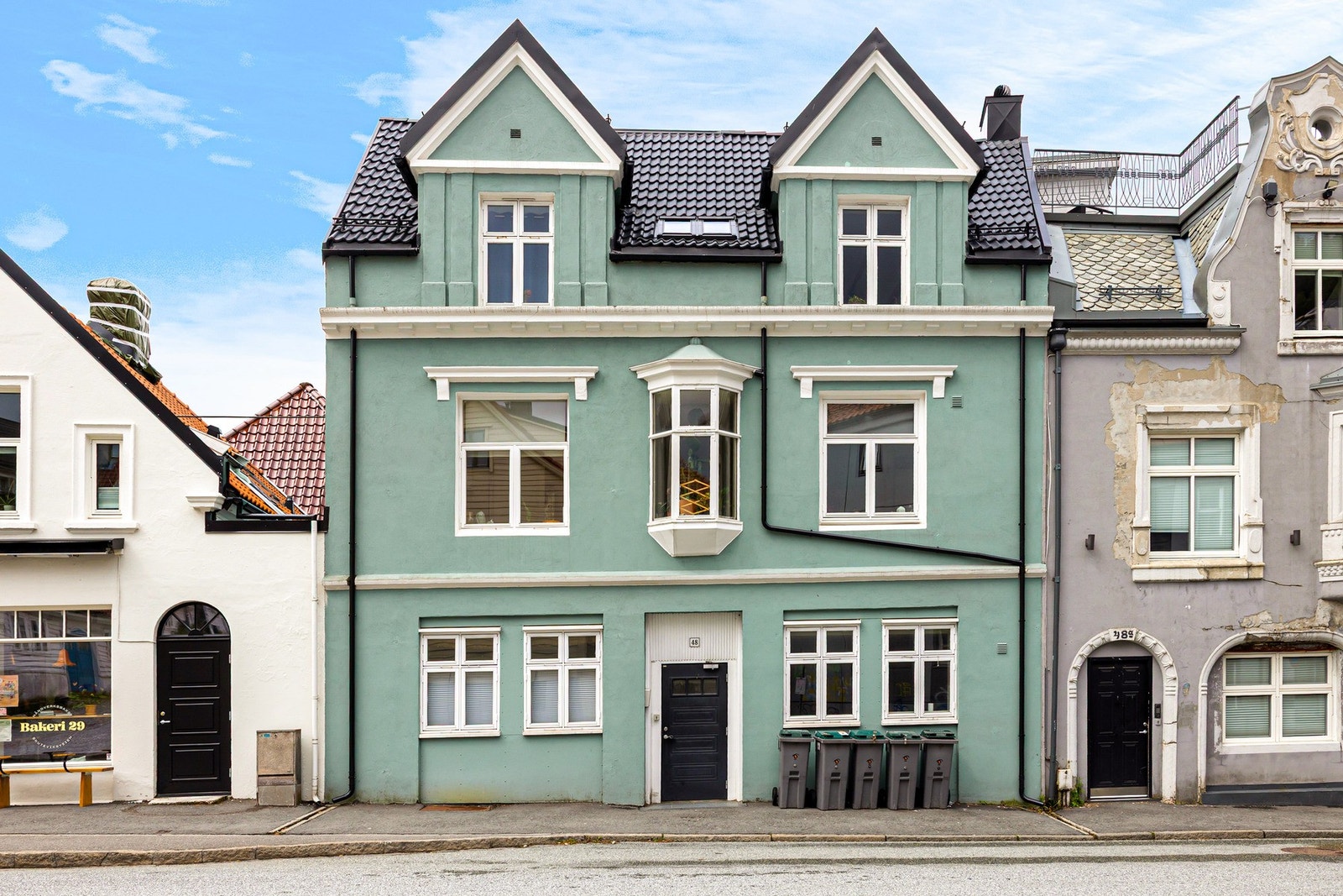 Den gamle gården er i dag moderne leiligheter hvor sjelen sitter igjen i veggene. Galleribilde