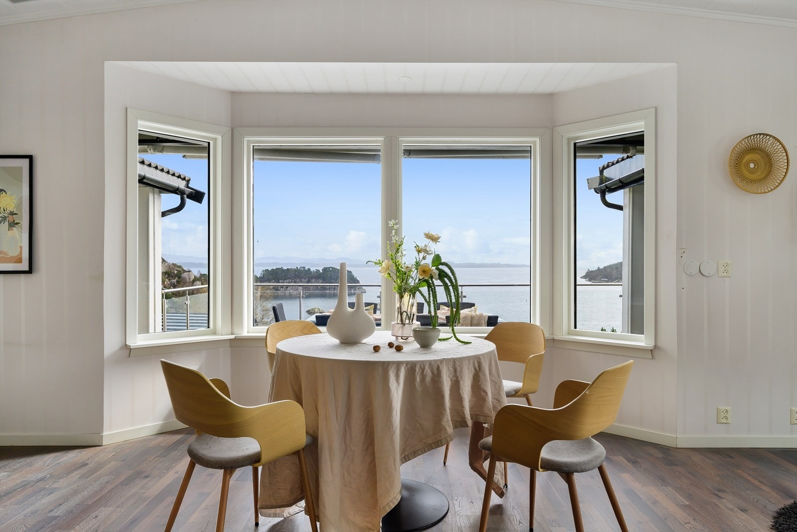 Nyt et godt måltid samtidig som du nyter utsikten Galleribilde