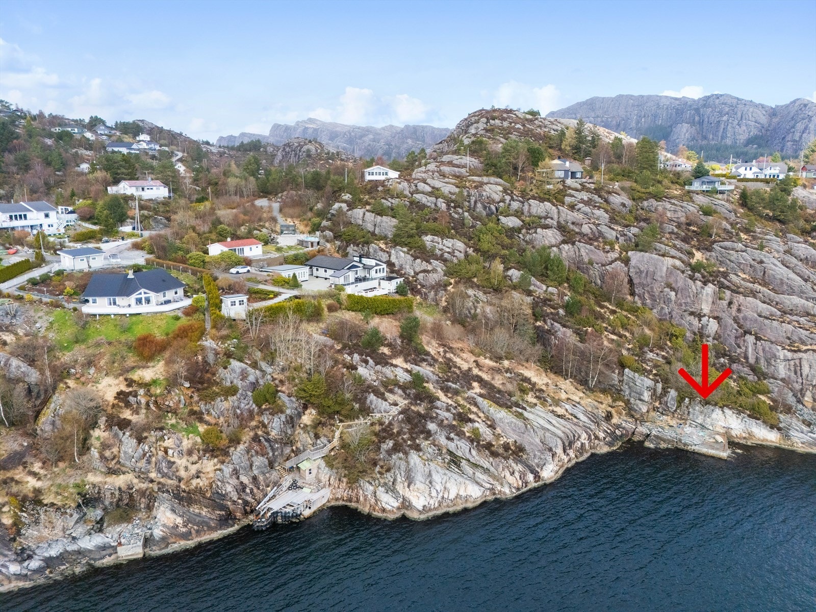 Medfølgende sjøtomt med enkel brygge Galleribilde