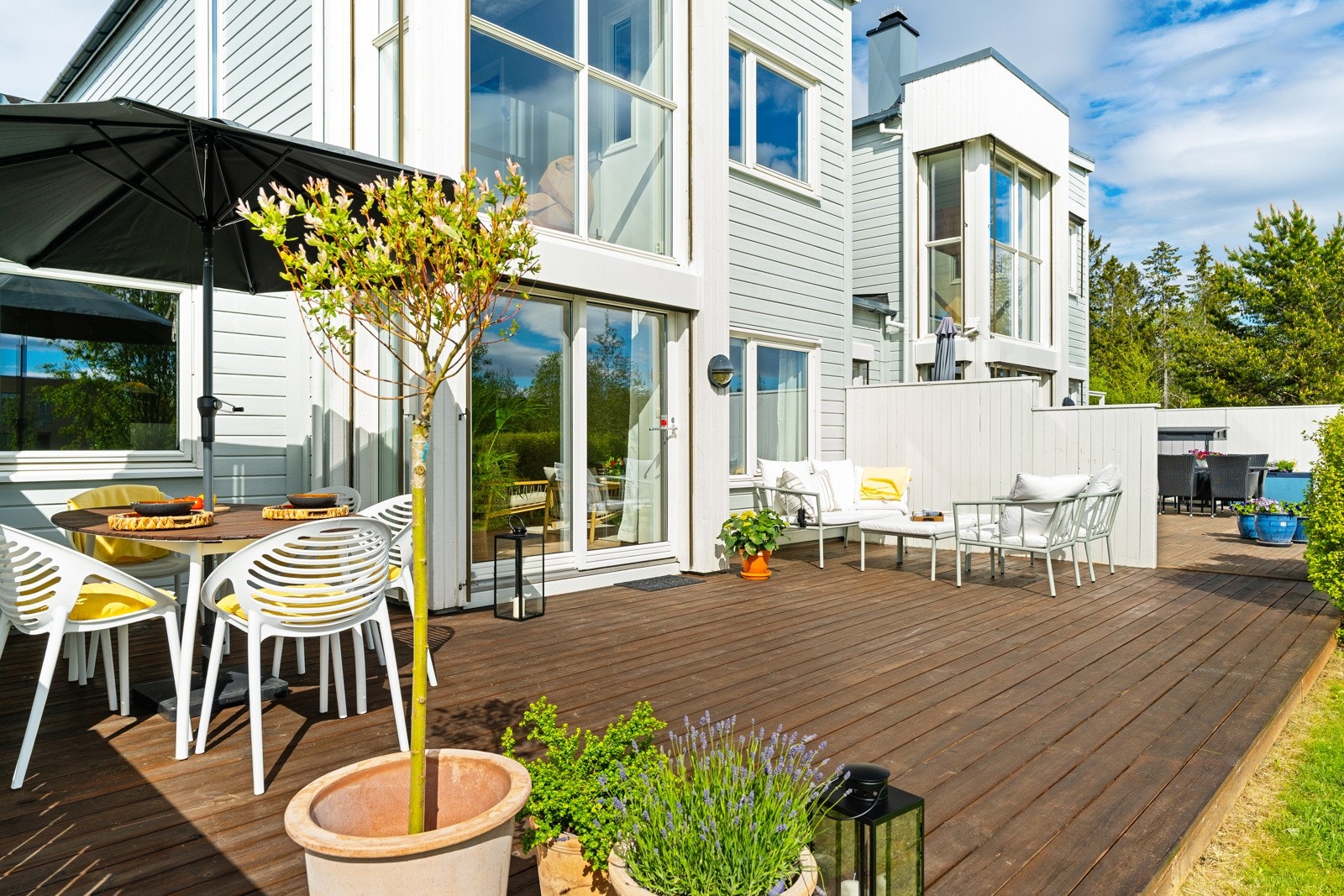 En av godene ved å bo i Ivar Reitens Veg er at man har tilgang på en herlig markterrasse på hele 36 kvm. Uteområdene er vendt mot sør og nyter svært gode solforhold. Galleribilde
