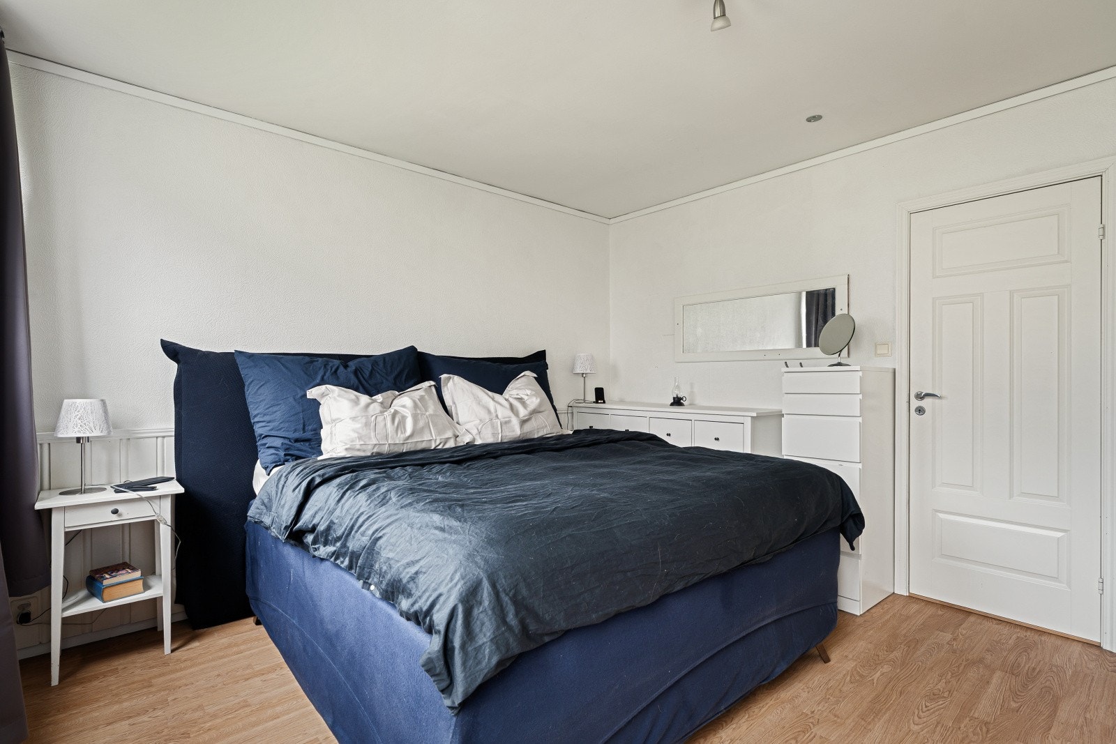 Hovedsoverom på 14,1 m², som gir god plass til en stor seng og oppbevaring. Galleribilde