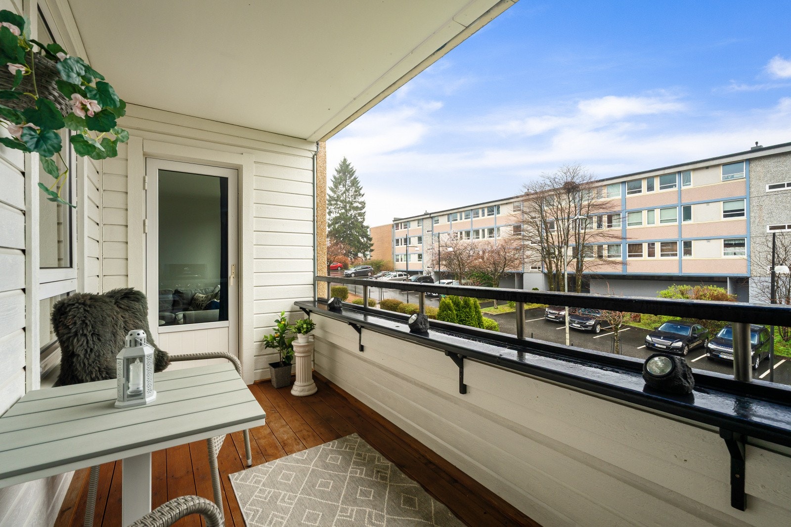 Her kan du slappe av og nyte solfylte dager samt lune kvelder, alt i rolige og fredelige omgivelser. Galleribilde