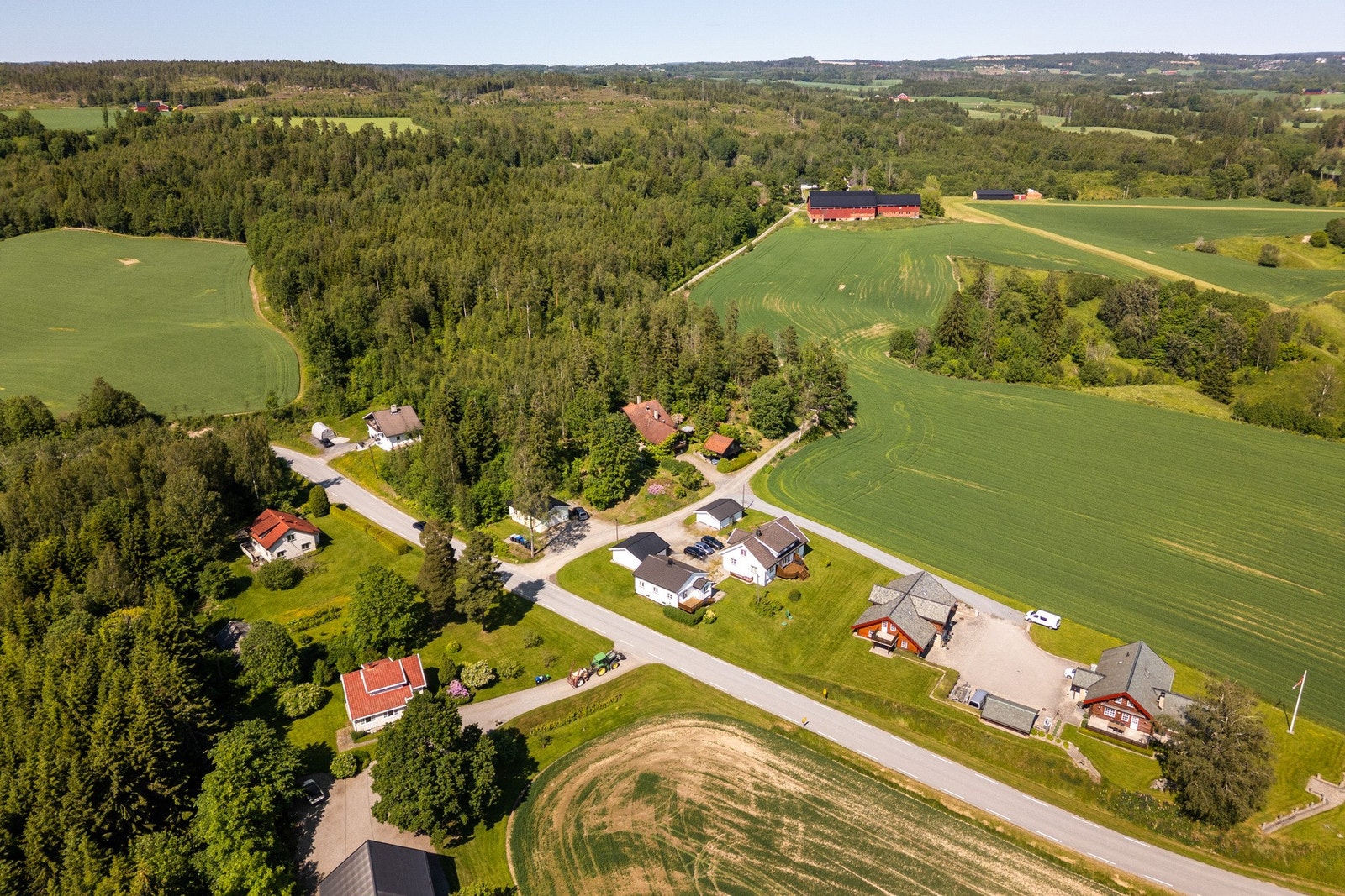 Det er likevel ikke langt til nærmeste skole i gamle Eidsberg kommune Galleribilde